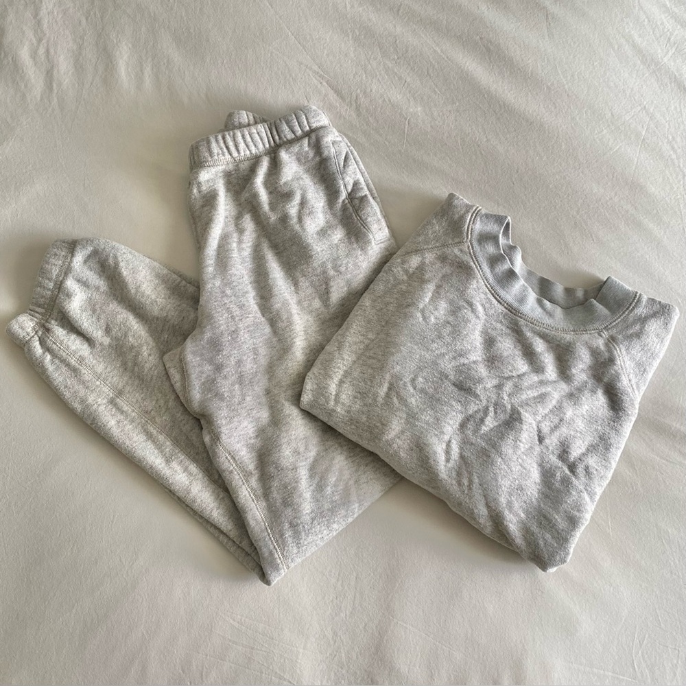 Entireworld Sweat Pants and Sweatshirt Set